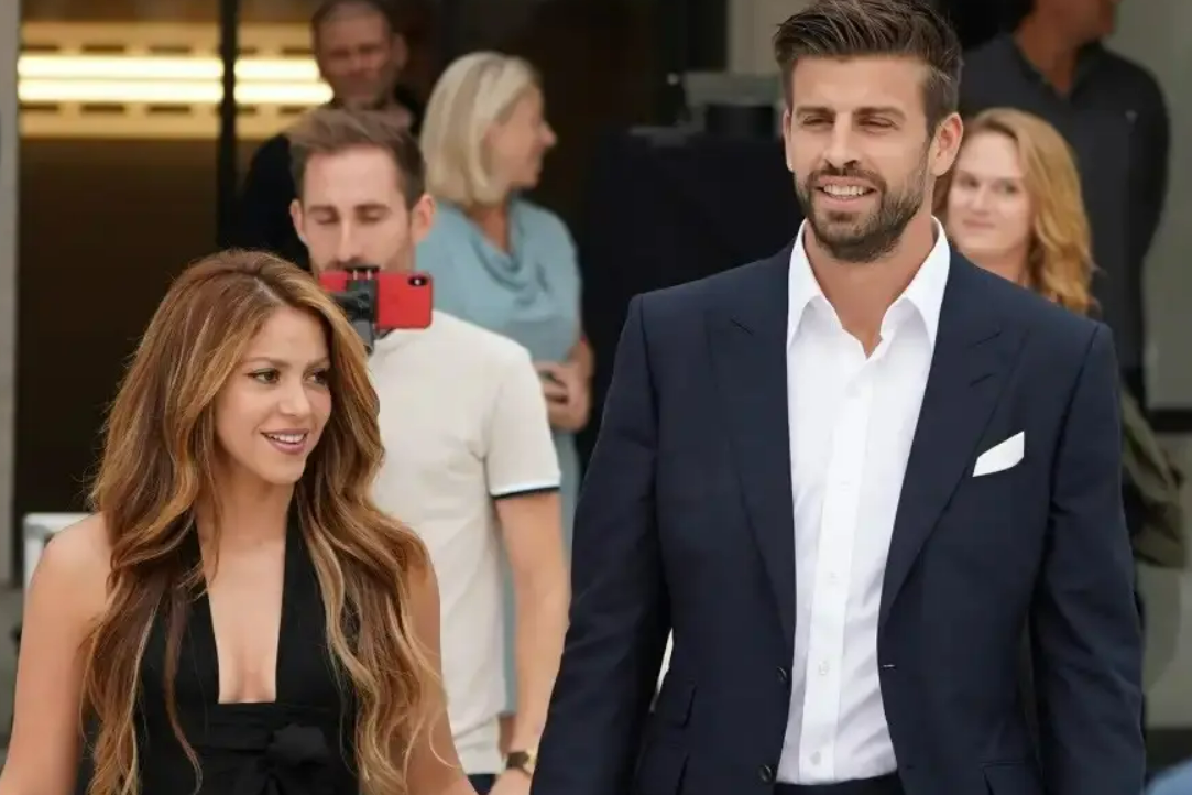 شاكيرا تثير التساؤلات حول علاقتها ببيكيه بمقطع فيديو 